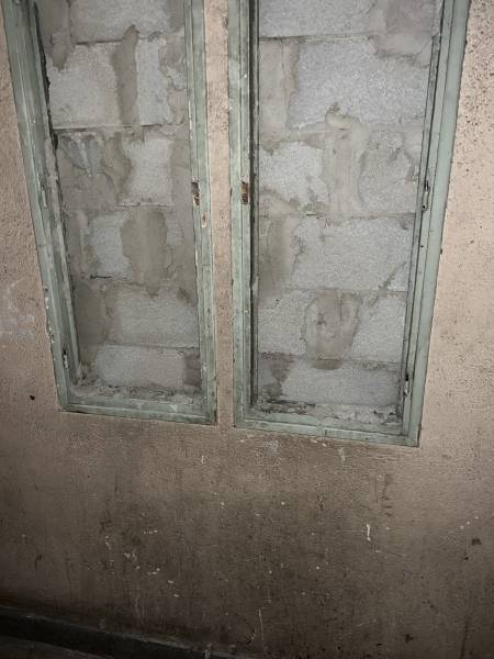 Sécurisation par murage des bâtiments inoccupés à Marseille dans les Bouches-du-Rhône